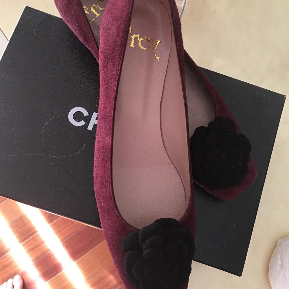 Shoes - Picture 7 of 8